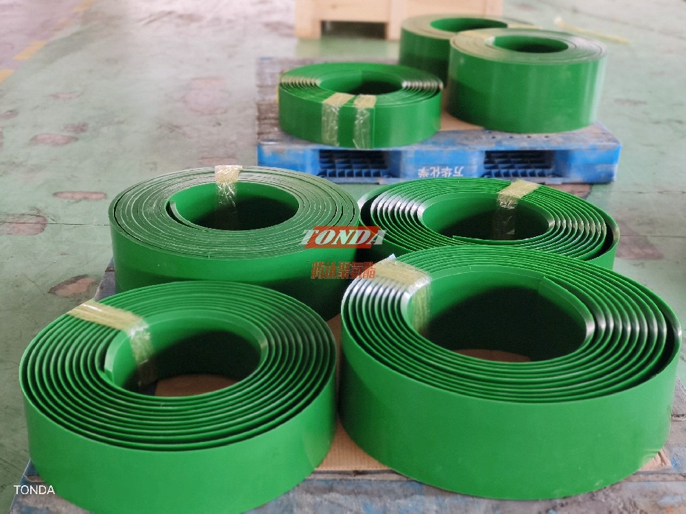 绿色单侧斜边聚氨酯裙板